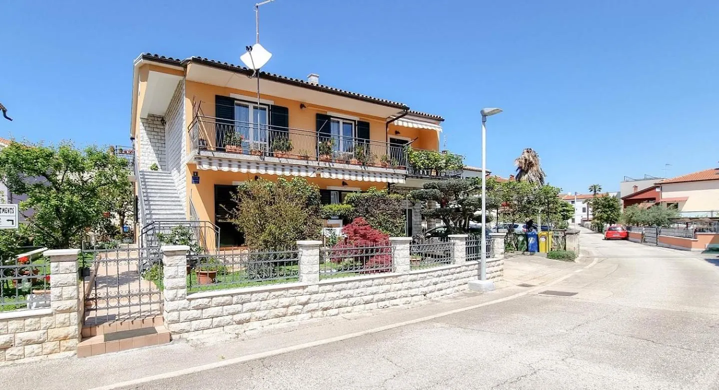 Alma Three Apartment Novigrad  Croatia