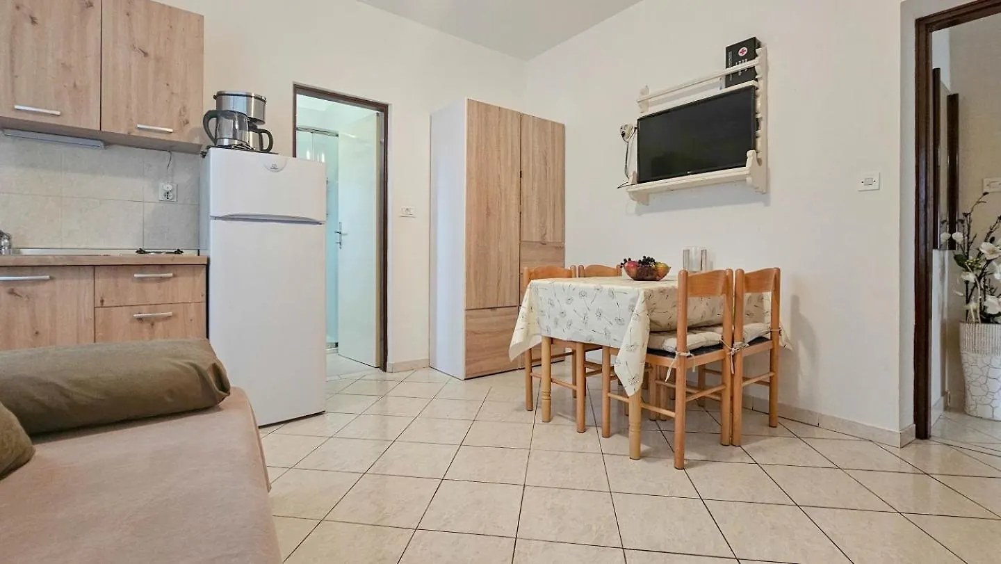 Alma Three Apartment Novigrad
