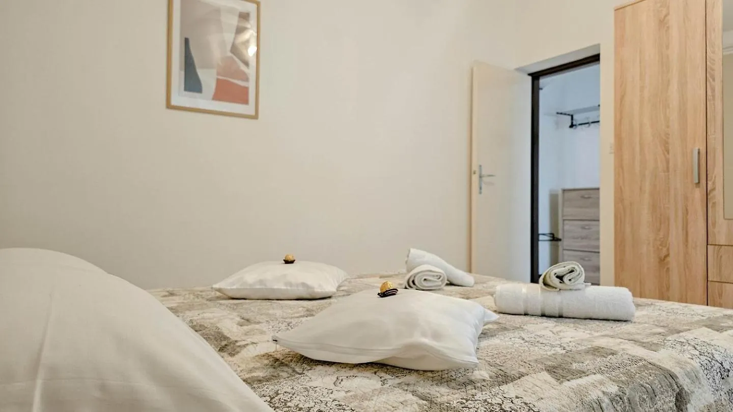 Alma Three Apartment Novigrad   Novigrad (Istria)