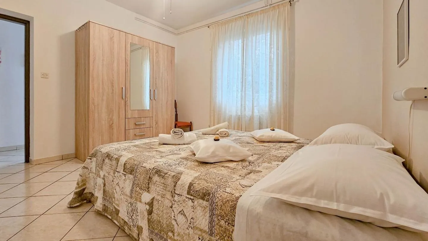 Alma Three Apartment Novigrad  0*, Novigrad (Istria)