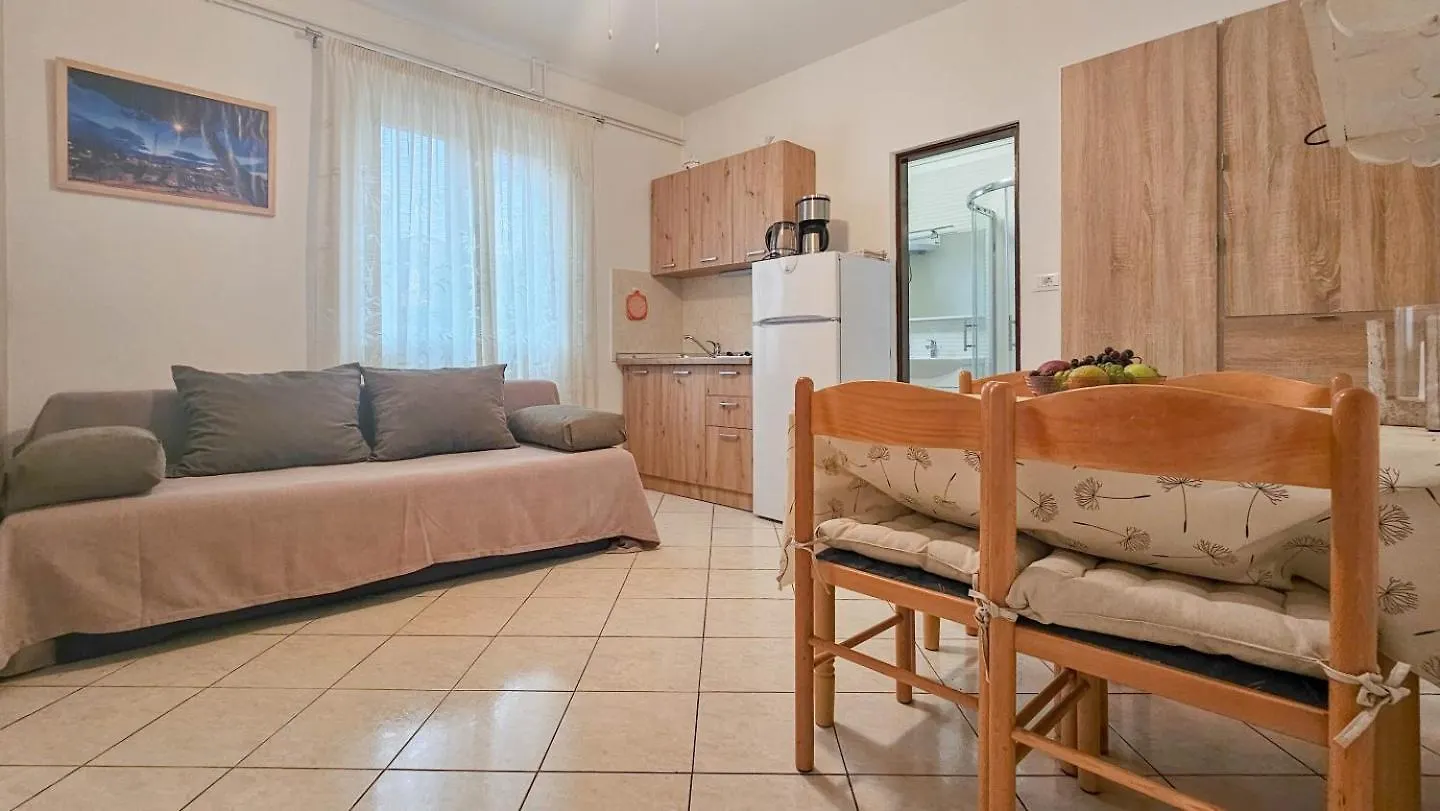 Alma Three Apartment Novigrad   Novigrad (Istria)