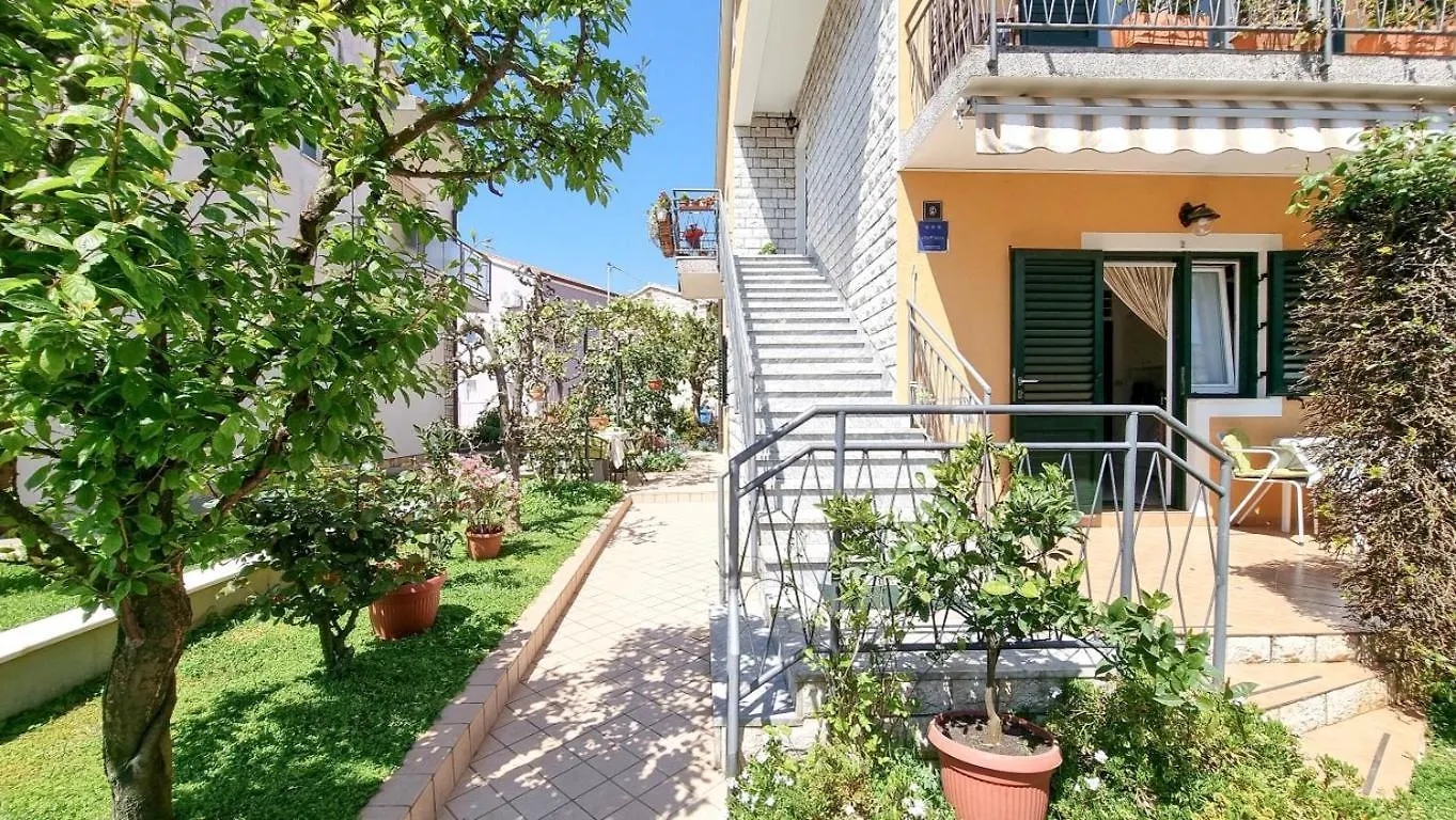 Alma Three Apartment Novigrad